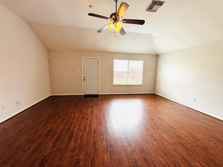 5935 Wildbriar Ln — Photo 4