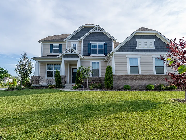 15555 Memorial Way — Photo 4