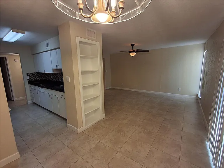 899 Riverside Dr #613 — Photo 22
