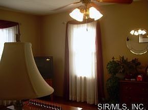 3rd image of 2556 Benton St