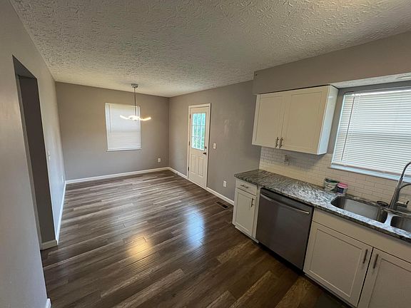 5th image of 3865 Heatherglen Dr