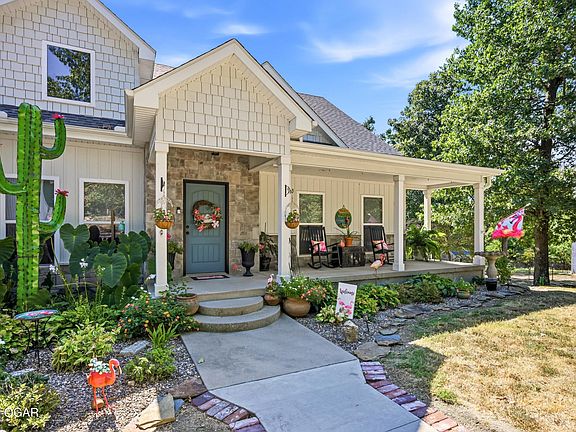 5th image of 4586 W Fountain Rd