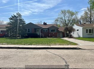 619 Memorial Dr, Grand Island, NE 68801