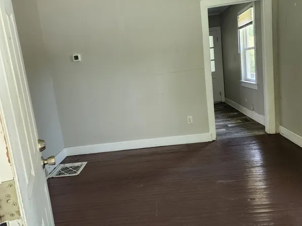 207 N Sumpter St, Badin, NC 28009