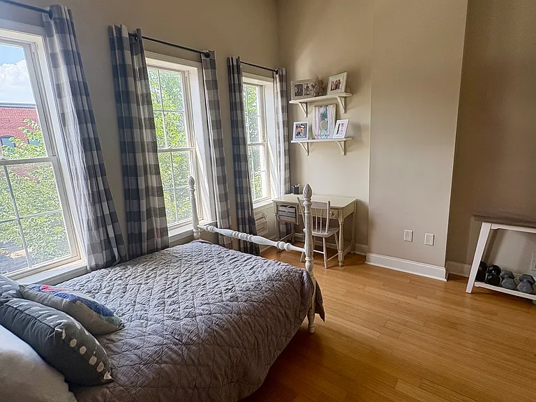 2834 Hudson St — Photo 26