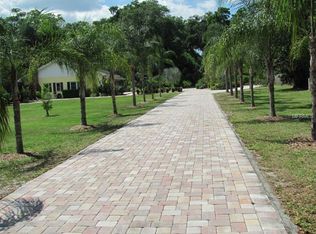 2715 Little Rd, Valrico, FL 33596