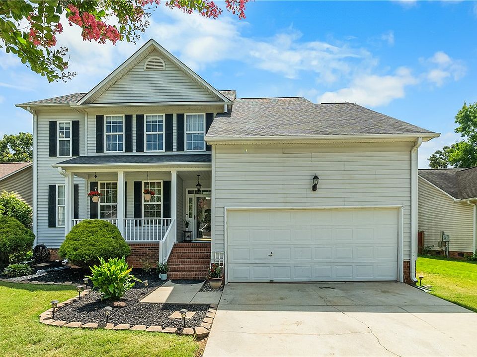 1st image of 104 Golden Crest Ct