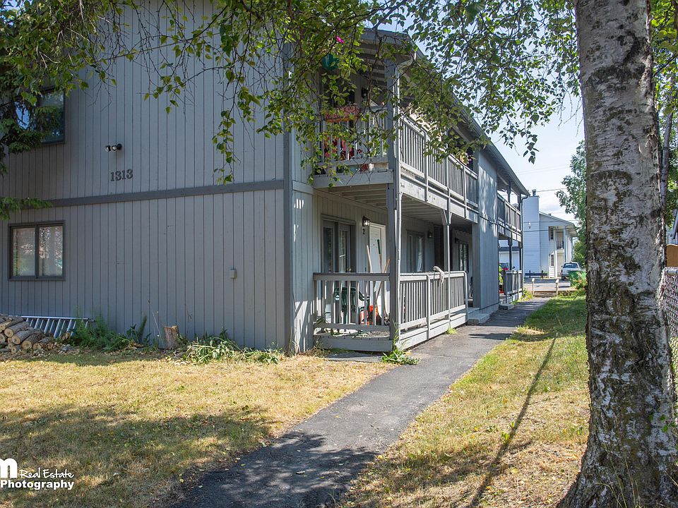 1st image of 1313 Juneau St
