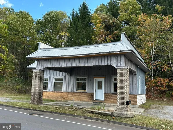 107 E Sycamore St, Snow Shoe, PA 16874