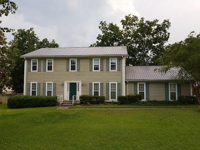 Come see this large house!