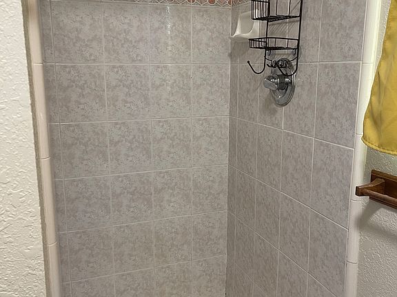 UPSTAIRS SHOWER