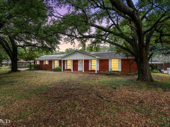 2307 Waverly Dr, Bossier City, LA 71111