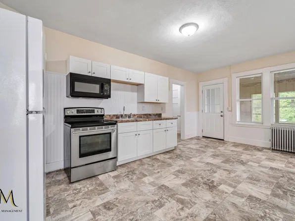 49 Prospect St #3R, Chicopee, MA 01013