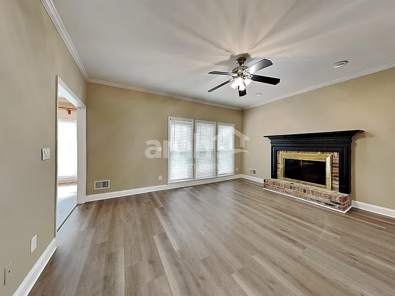 6105 Braidwood Ct — Photo 9