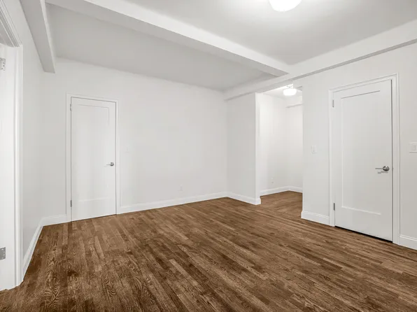 24 5th Avenue image 4 of 9