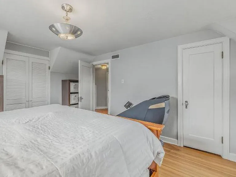 1527 Pacific Ter — Photo 22