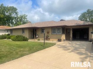 306 W 2nd St, Lostant, IL 61334