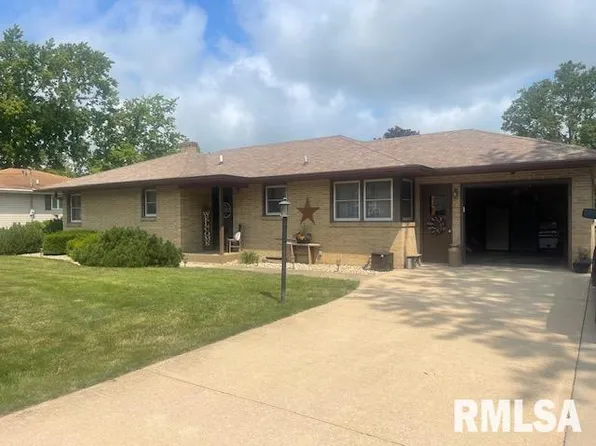 306 W 2nd St, Lostant, IL 61334