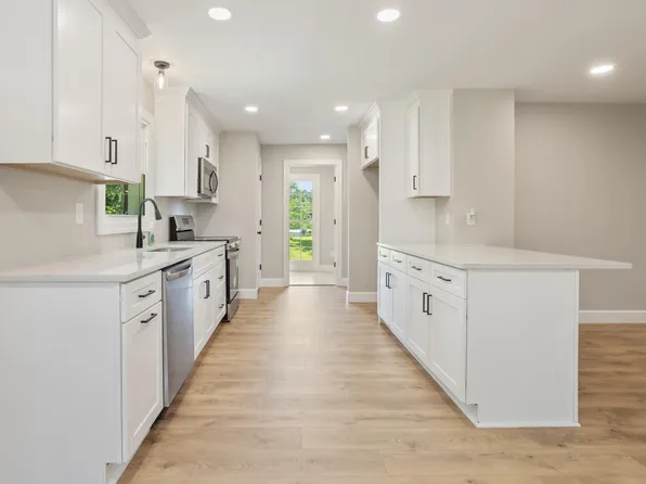 131 Forest Dr, Warrior, AL 35180