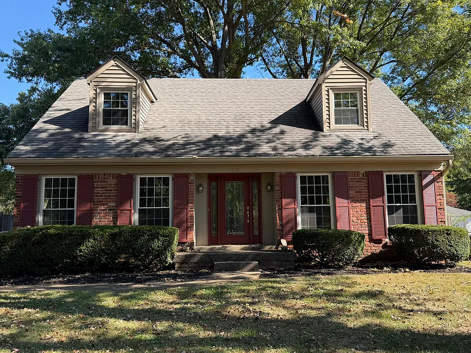 1111 Carlimar Ln