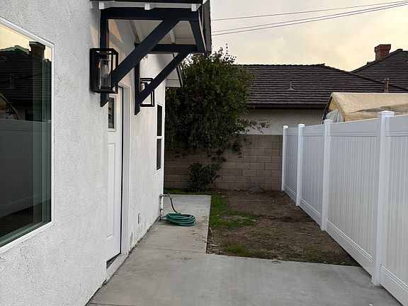 2nd image of 6146 Loma Ave #B