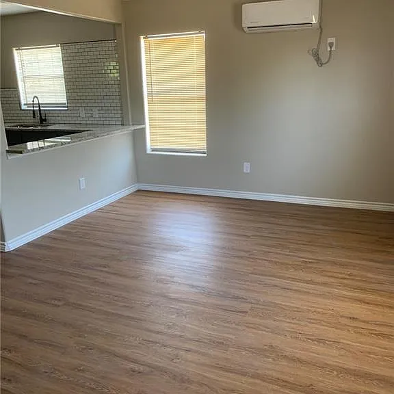 2833 Lawnview St #B — Photo 8