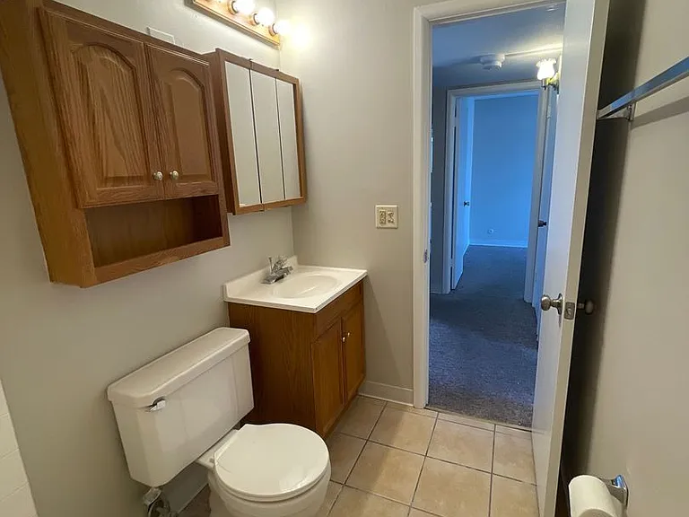 267 E Grand Ave — Photo 17