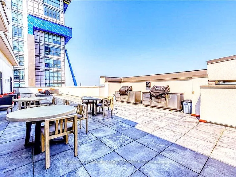 460 Dundas St E #1102 — Photo 43
