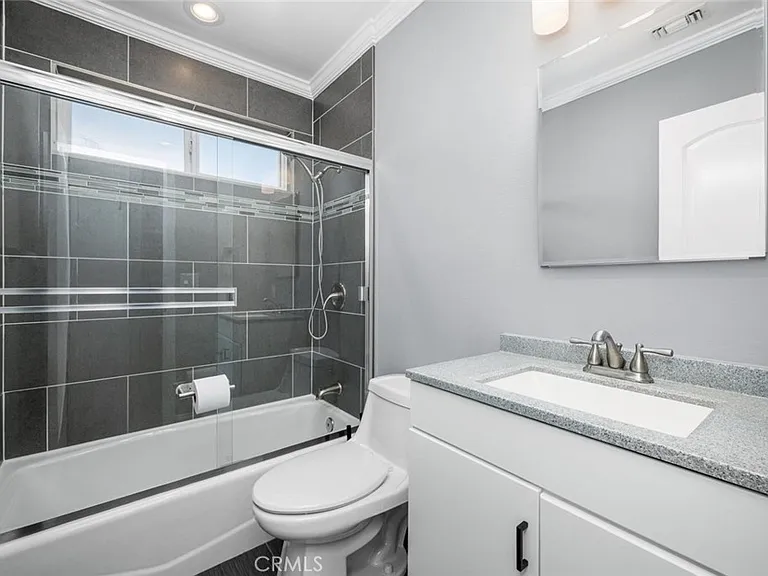 5818 Woodruff Ave — Photo 17