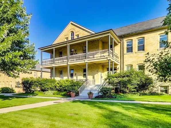 314 Leonard Wood S APT 205, Highland Park, IL 60035