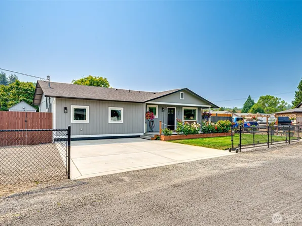353 Shear Street SW, Castle Rock, WA 98611
