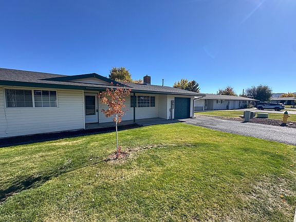 3rd image of 10683 McGuire Ave