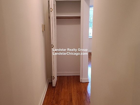 5th image of 3852 W Ainslie St #3