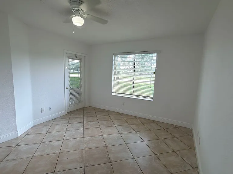 1025 Coral Club Dr — Photo 3