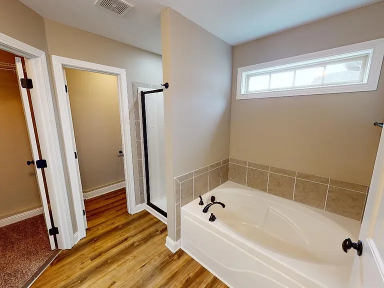 733 Cavalier Dr — Photo 8
