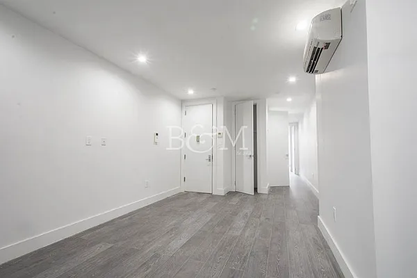 Rented by Brick&Mortar | media 16