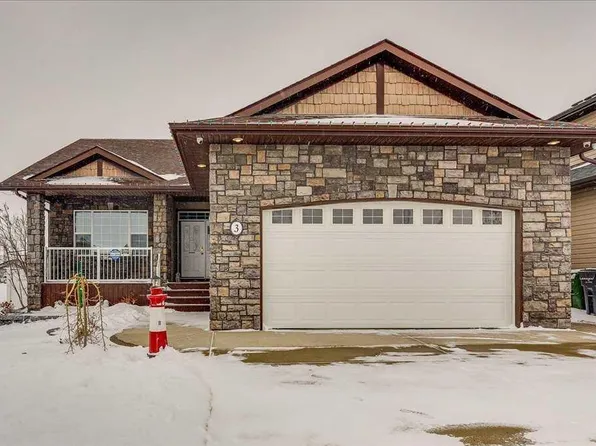 3 Ion Close, Red Deer, AB T4R 0B3