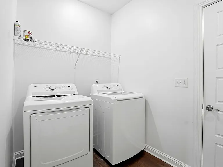 2035 Prestwick Pl — Photo 25