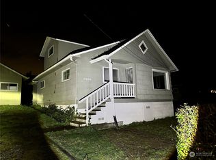 7960 Beach Dr E, Port Orchard, WA