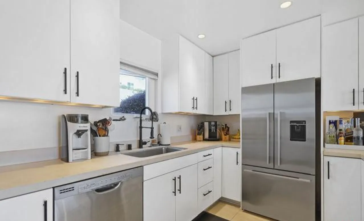 2 bed, 1.5 bath, 1007 sqft, $5,995 — Photo 1