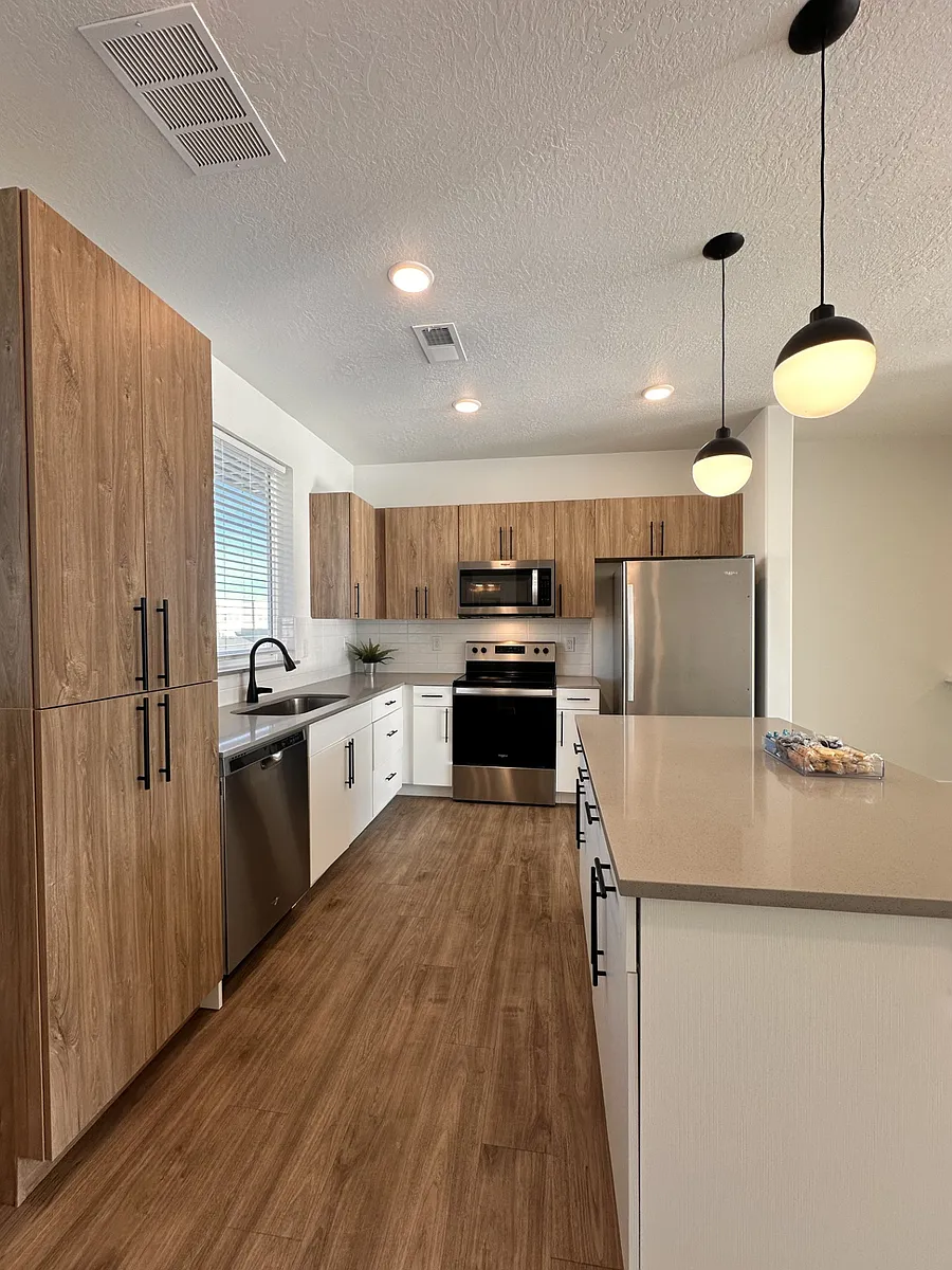 Building Photo - 13431 W Park Presidio Way #1902
