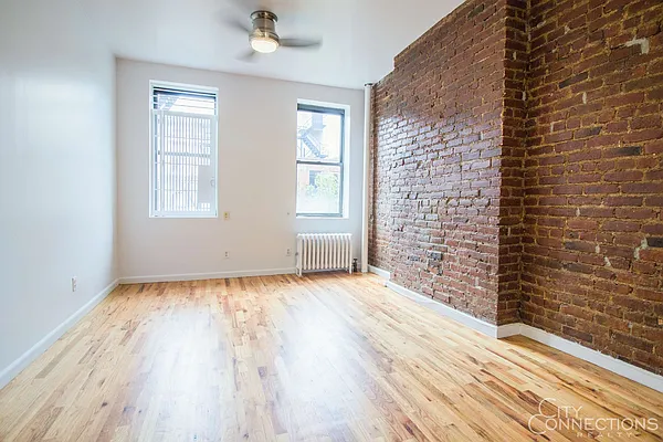 Rented by City Connections Realty | media 8