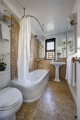 Sold by R New York | media 9