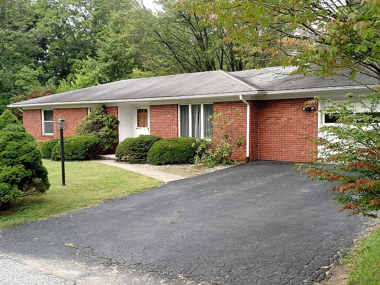324 S Rose Ave — Photo 12