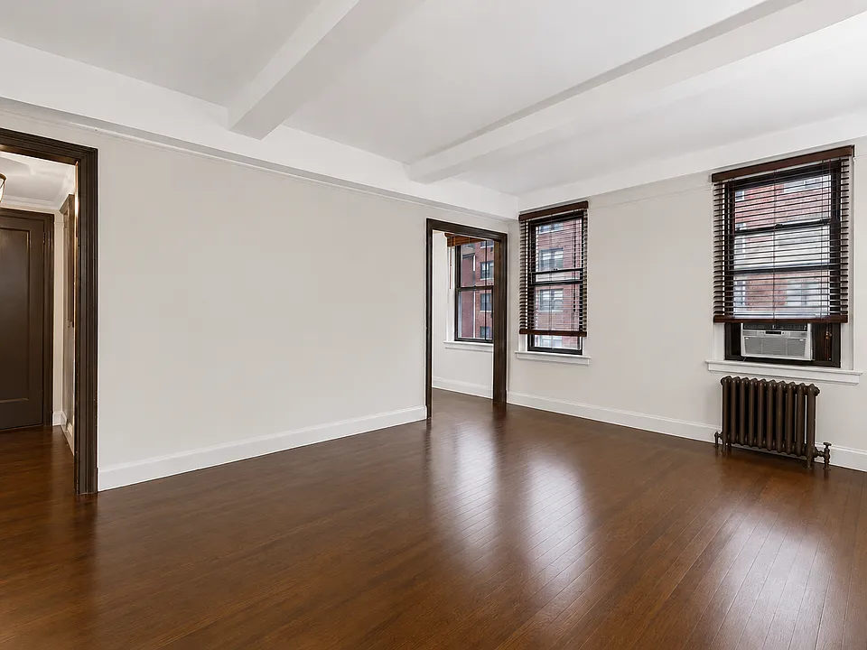 321 E 54th St #6A