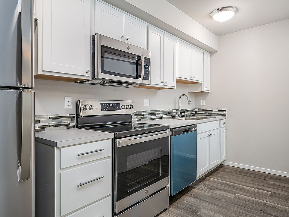 1st image of 4921 100th St NE APT 101