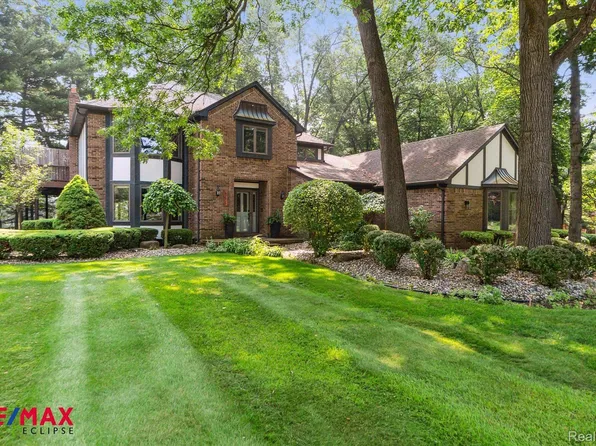 6275 Woodcock Ct, Washington, MI 48094