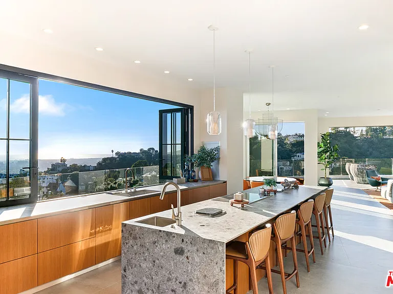 2020 Cyprean Dr — Photo 12