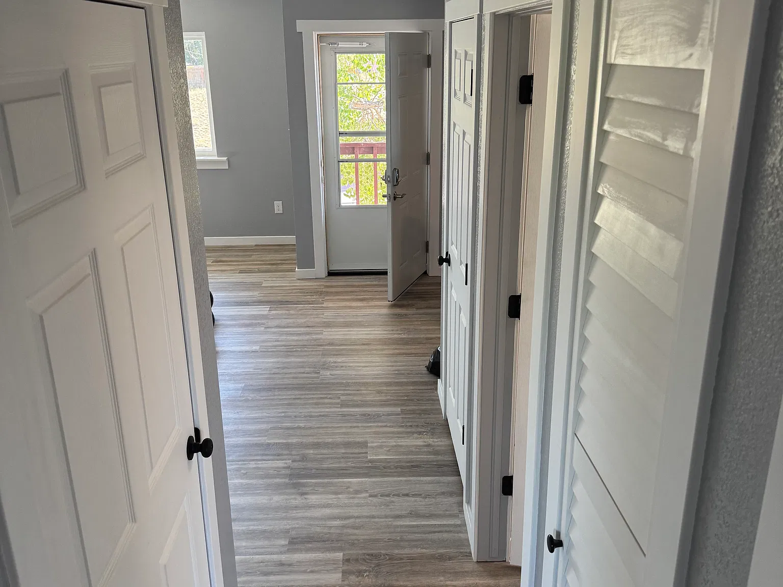 2 bed, $1,400 — Photo 2