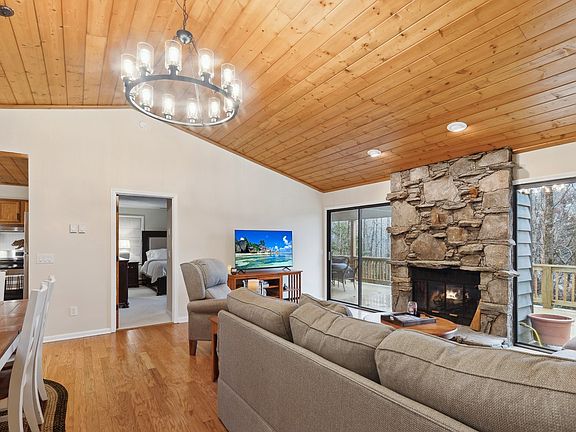 4th image of 145 Rhododendron Court